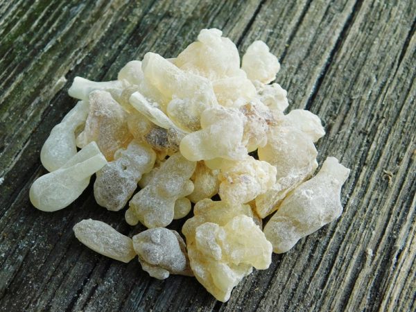 Frankincenso derva – Rausvai balta, 100 g